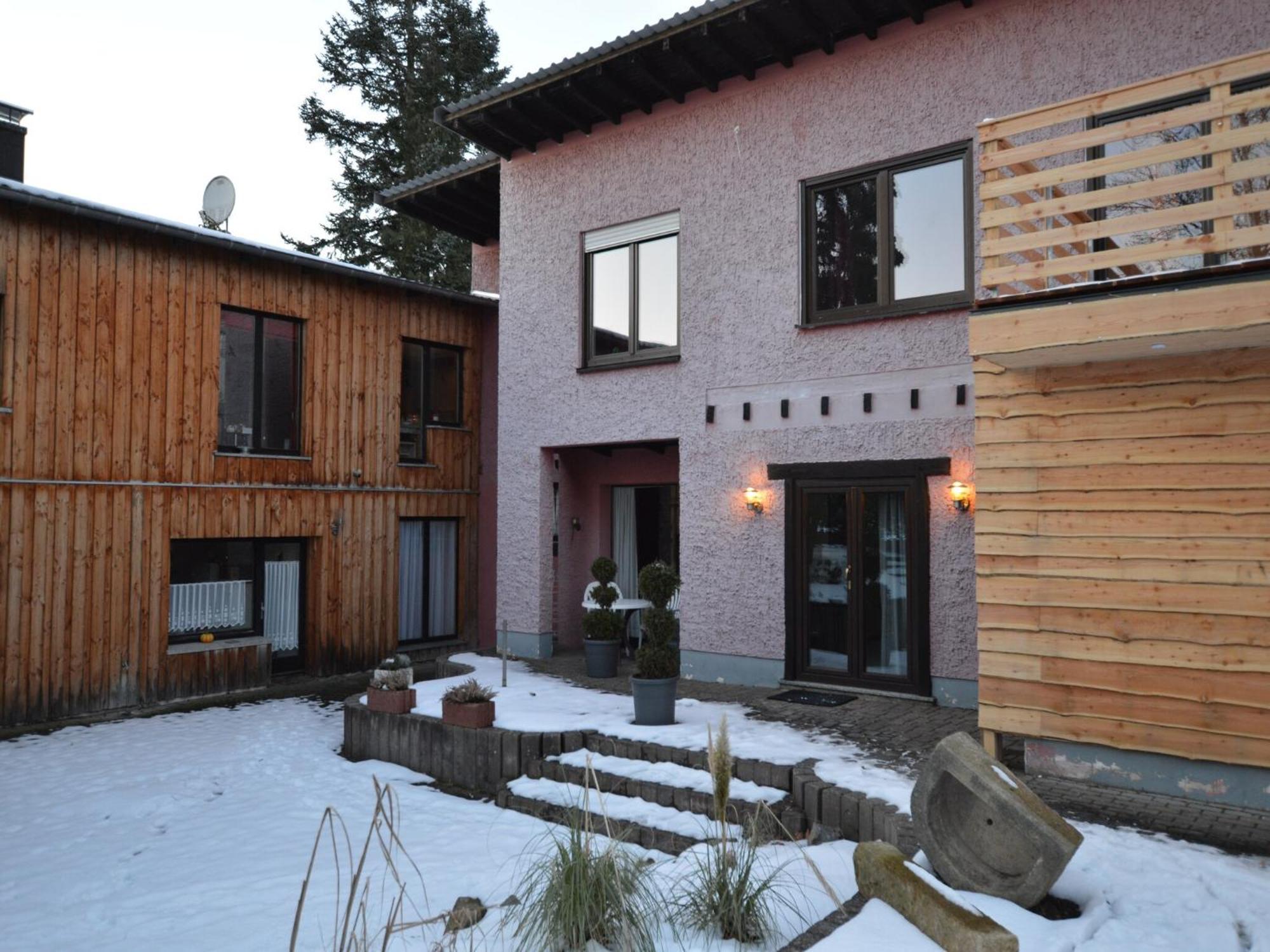 Cosy Apartment In Manderscheid With Balcony ภายนอก รูปภาพ